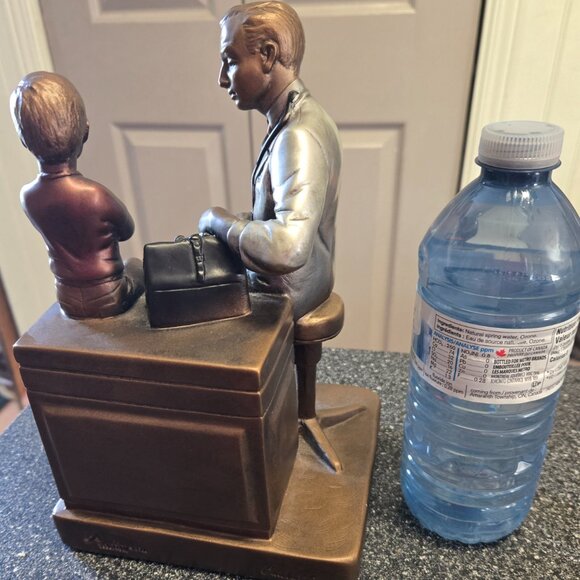 Austin Sculpture Trust Me Sculpture Signed Made in USA - Picture 5 of 8